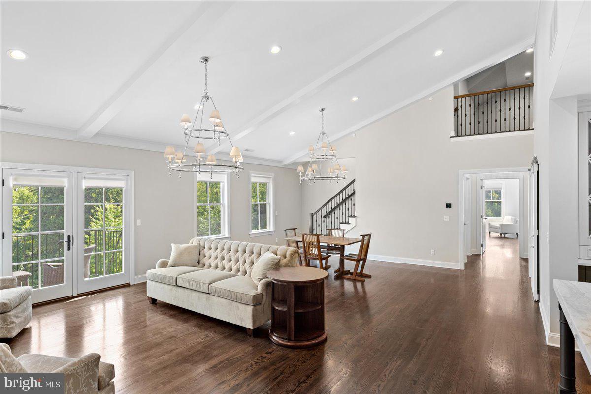 TOWNS EDGE - Residential