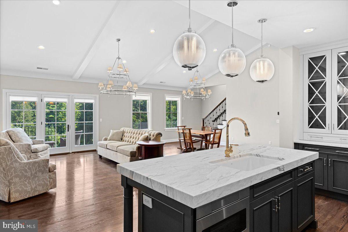 TOWNS EDGE - Residential