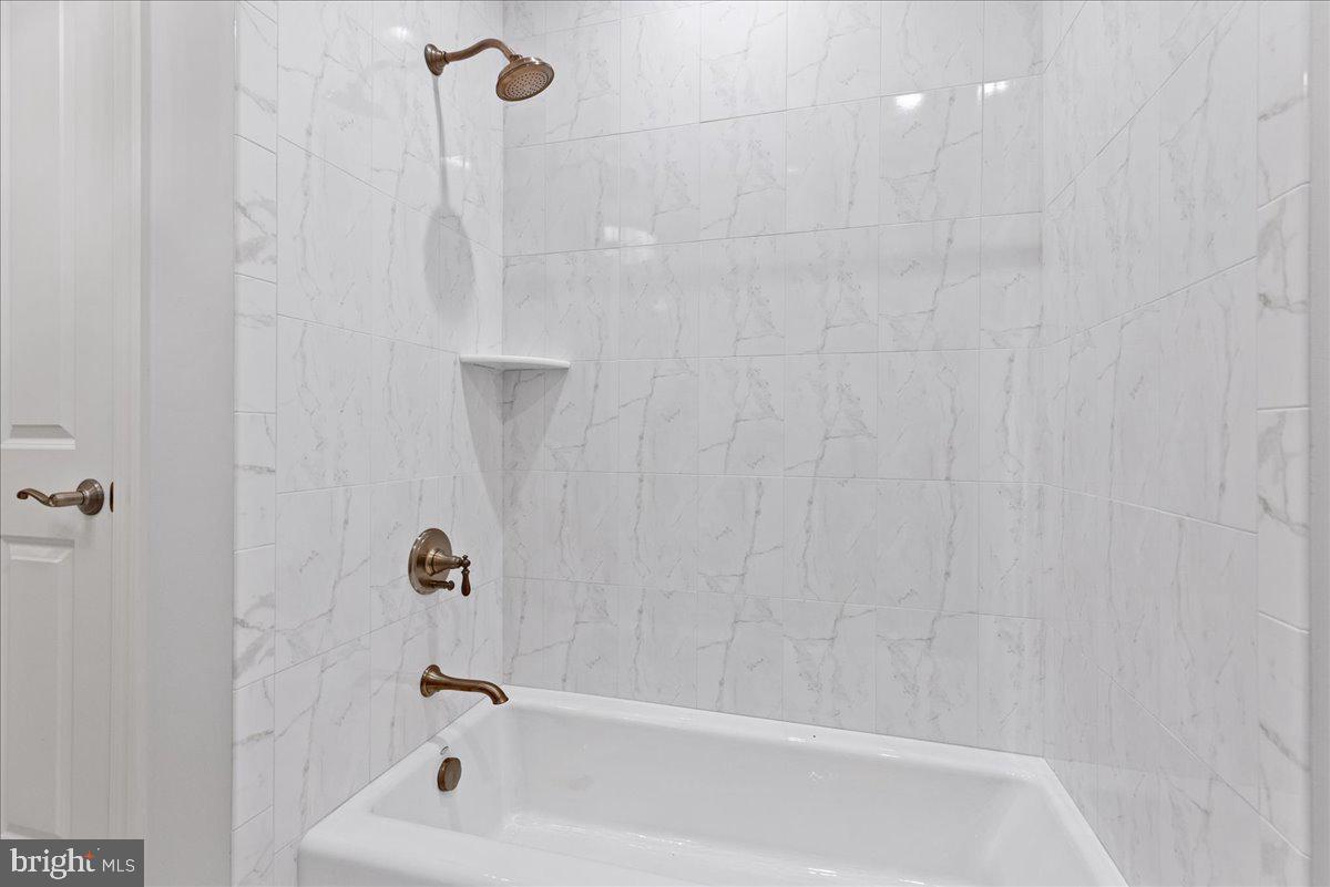 TOWNS EDGE - Residential