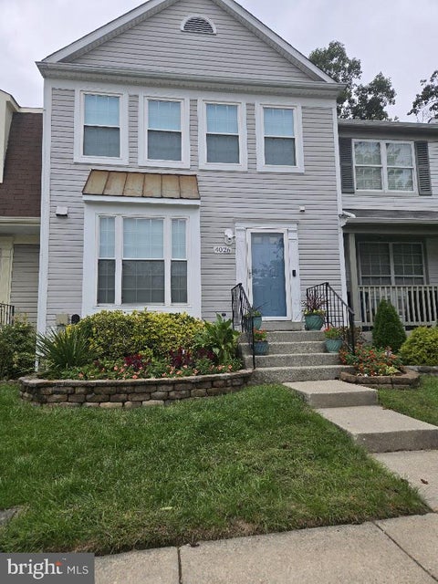 Townhouse For Sale - 4026 W Wood Swallow Court<br/> BURTONSVILLE, MD 20866
