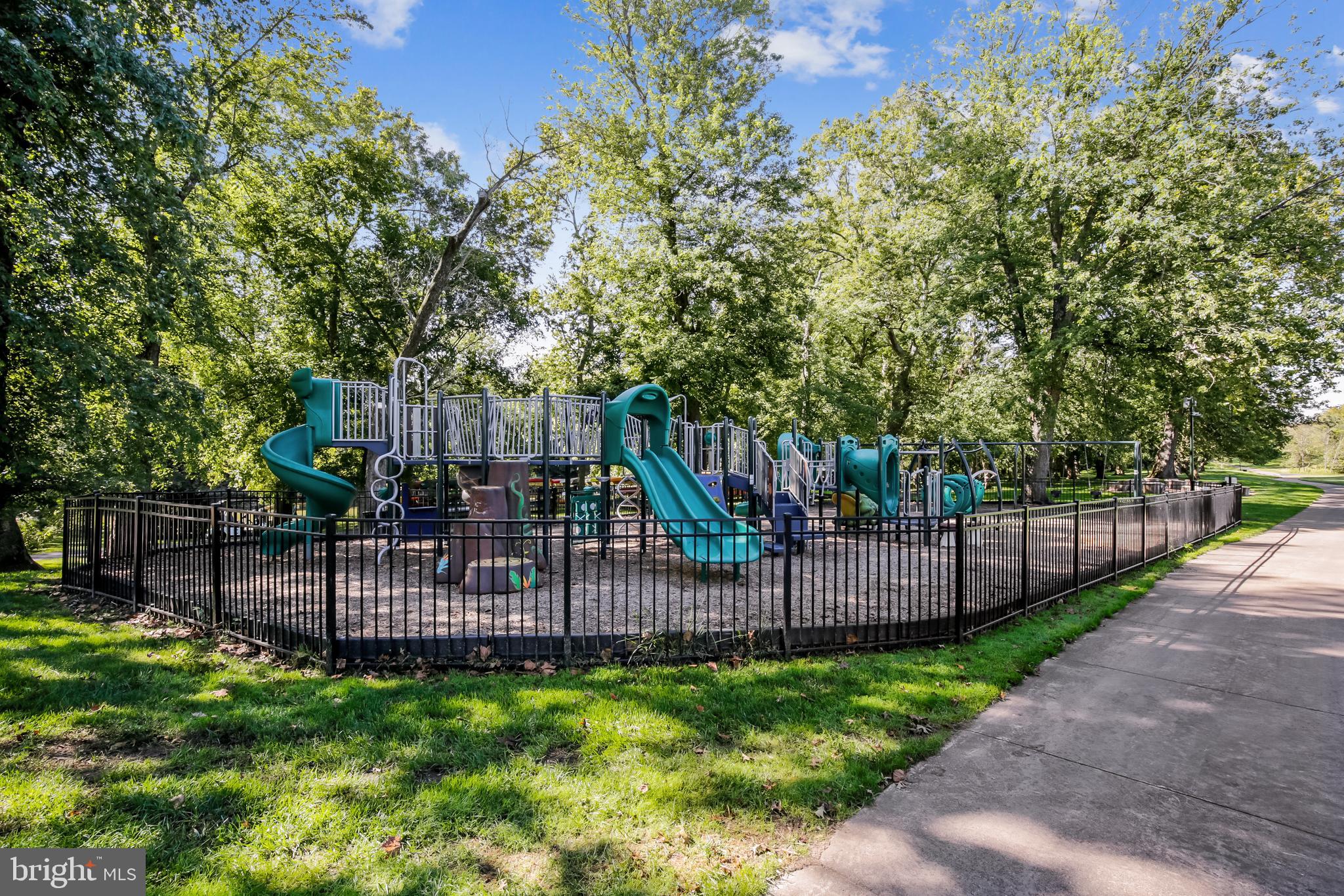 RIVER CREEK - Residential