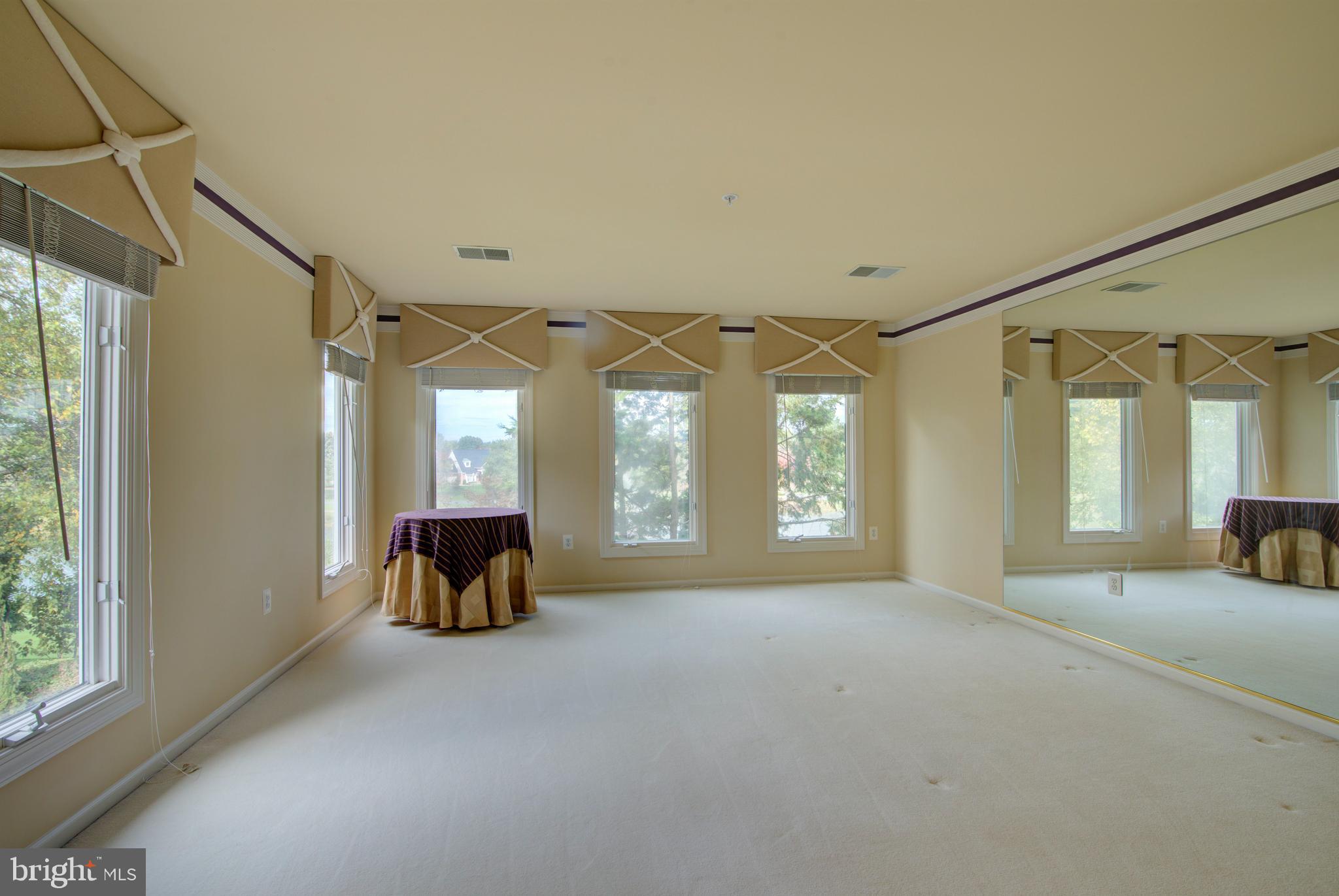 RIVER CREEK - Residential