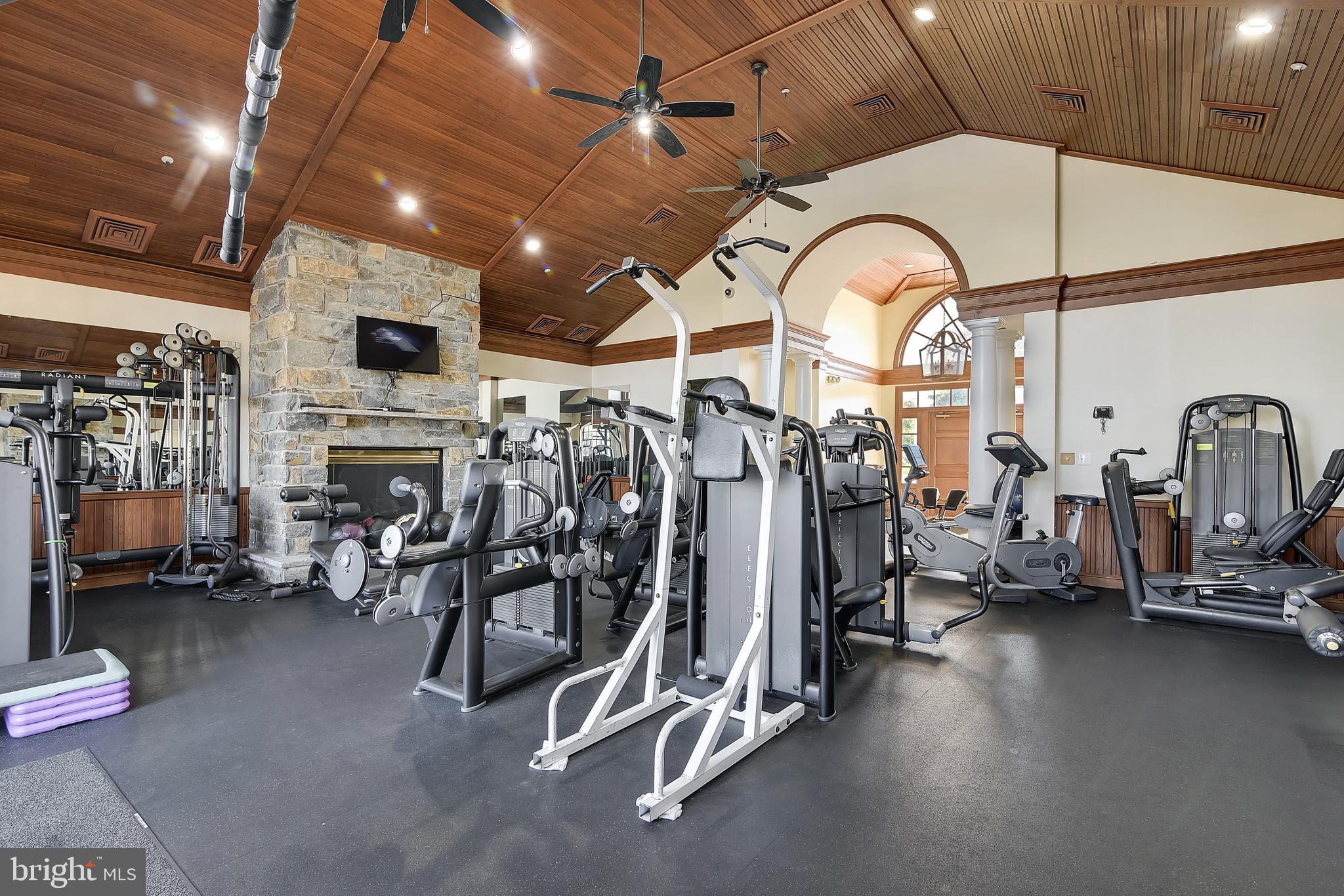 RIVER CREEK - Residential