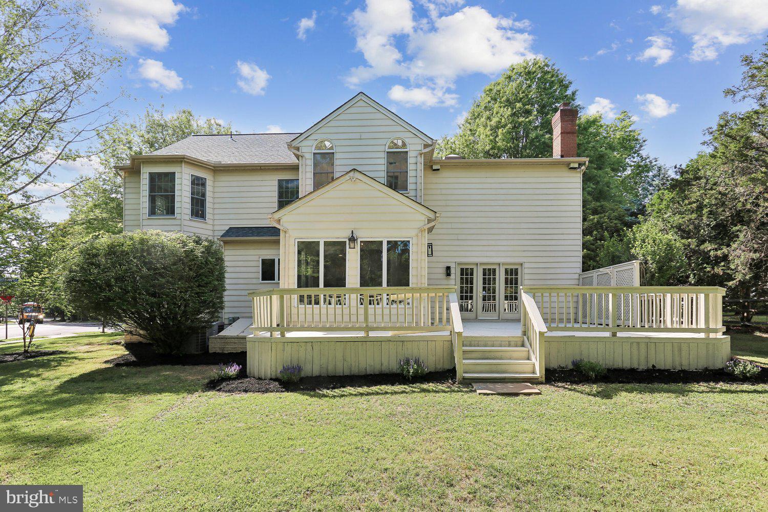ROSE HILL FALLS - Residential