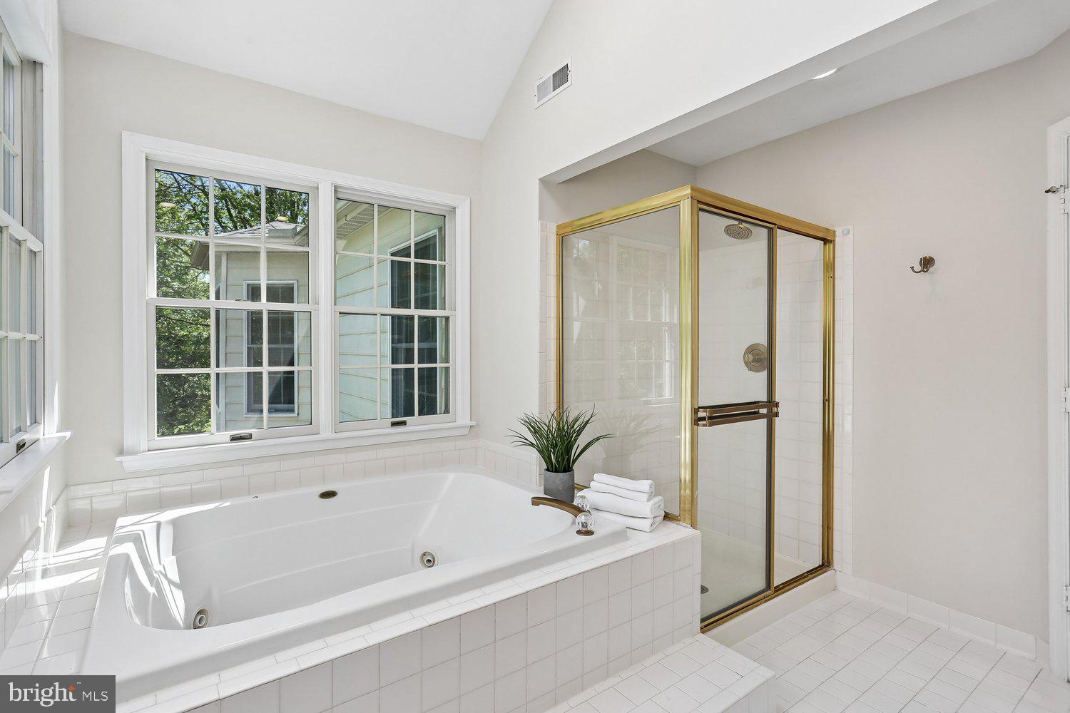 ROSE HILL FALLS - Residential
