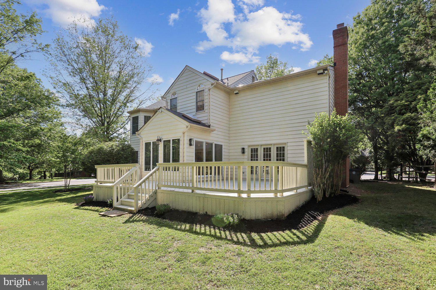 ROSE HILL FALLS - Residential
