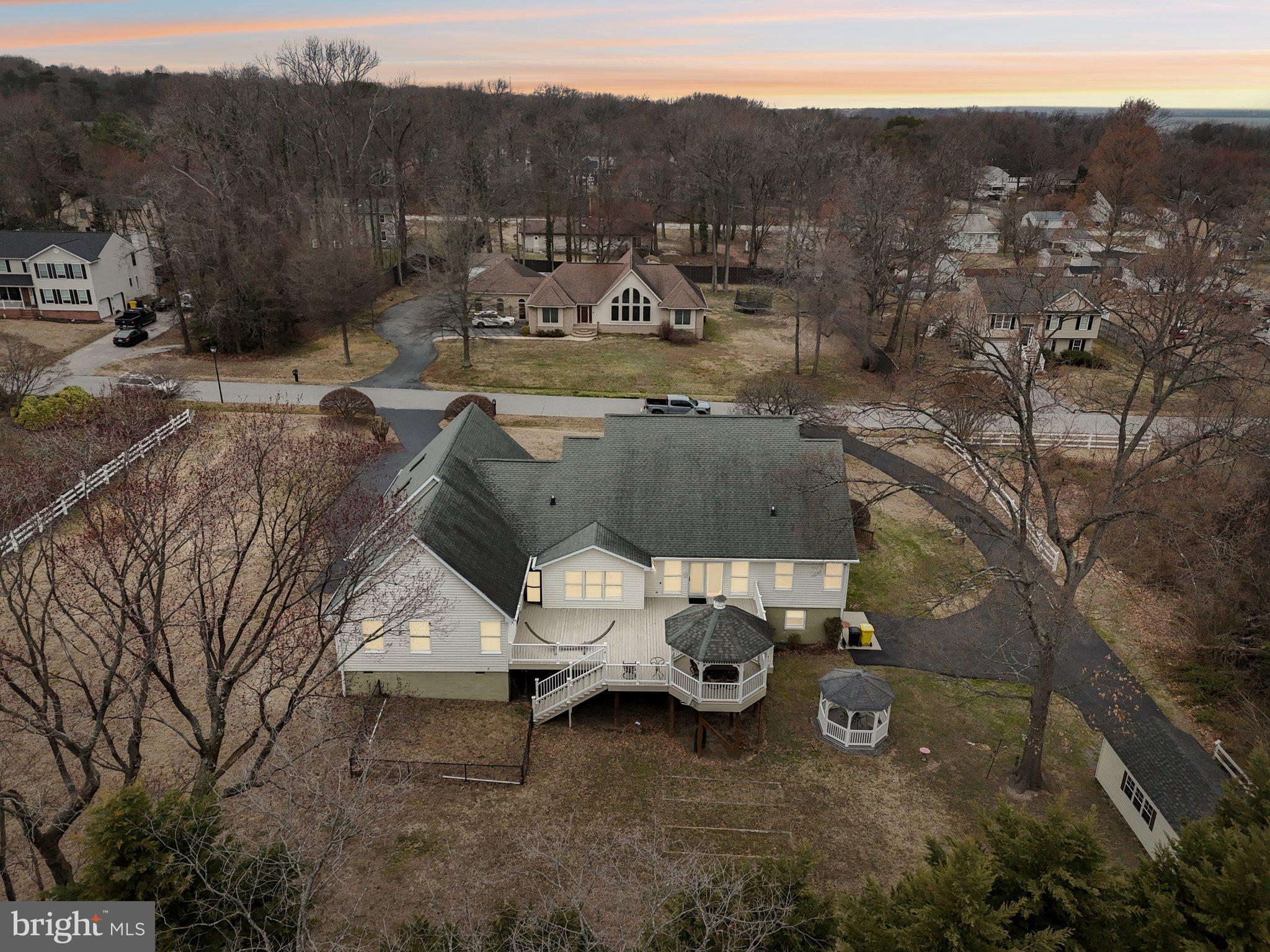 PARADISE BEACH - Residential