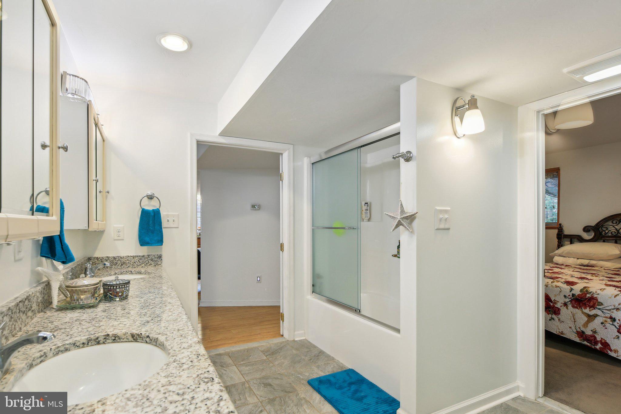 PARADISE BEACH - Residential