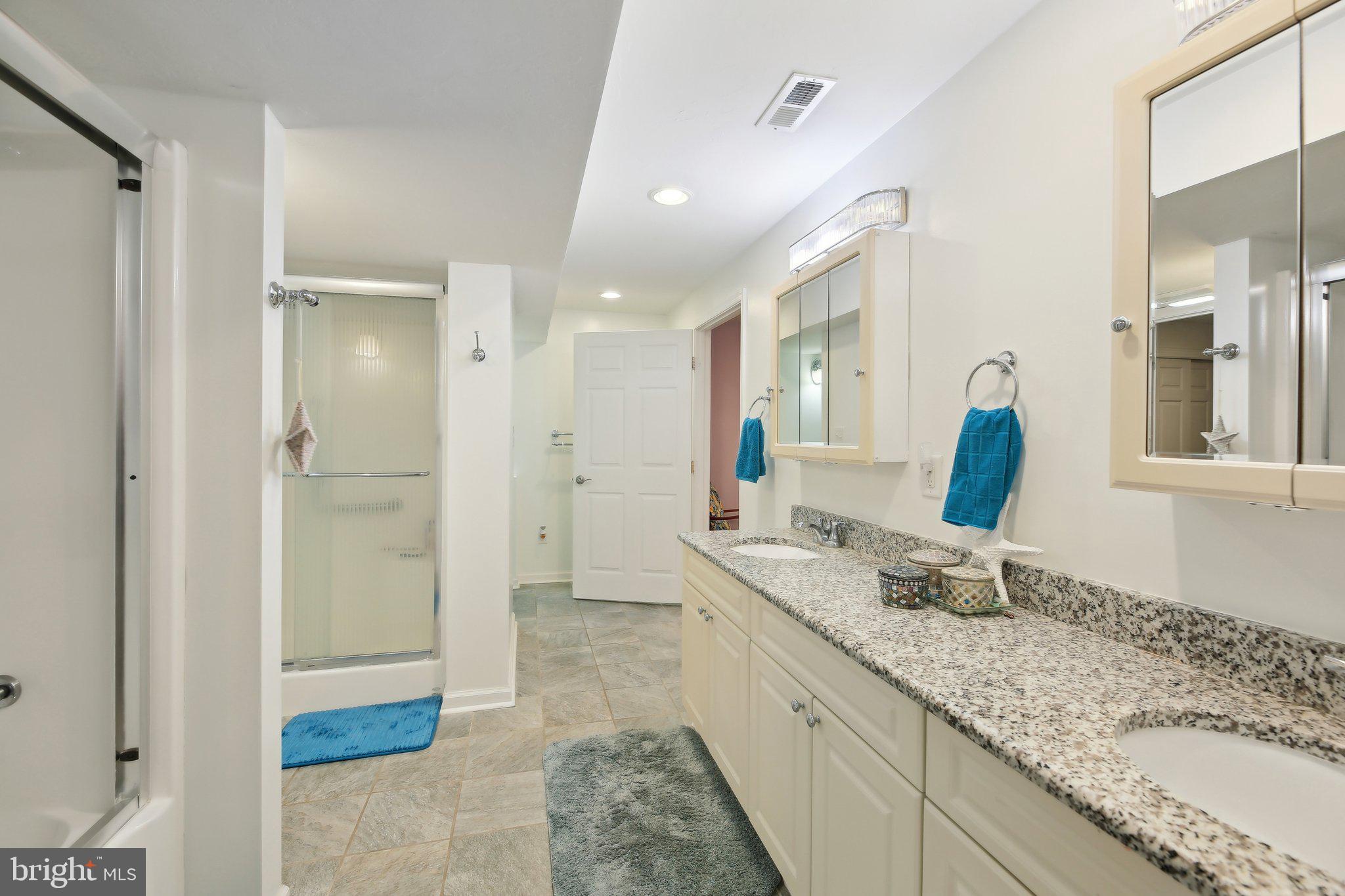 PARADISE BEACH - Residential