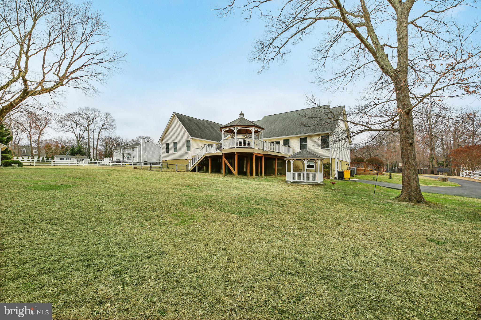 PARADISE BEACH - Residential