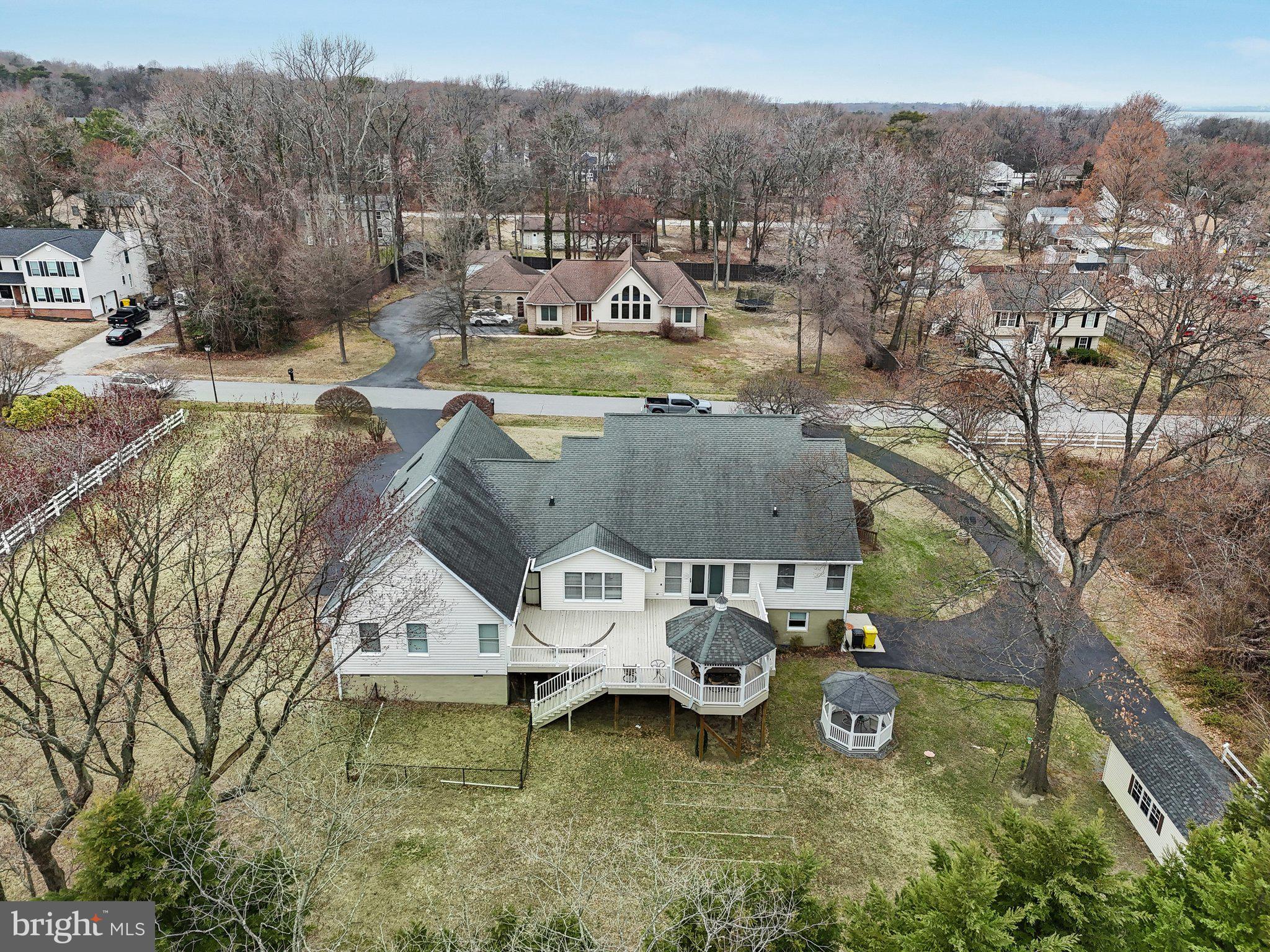 PARADISE BEACH - Residential