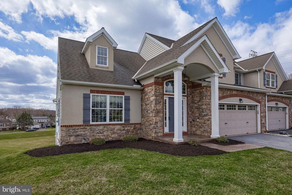 Photo of 101 Baneberry Lane, LITITZ, PA 17543 (MLS # PALA2084518)