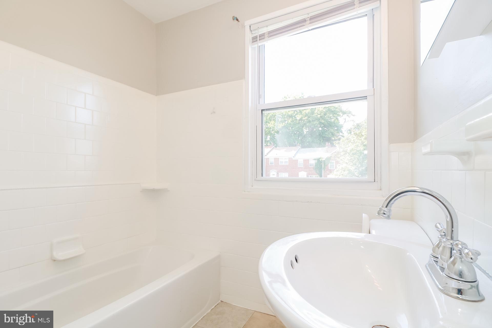 WEST EDMONDALE - Residential Lease