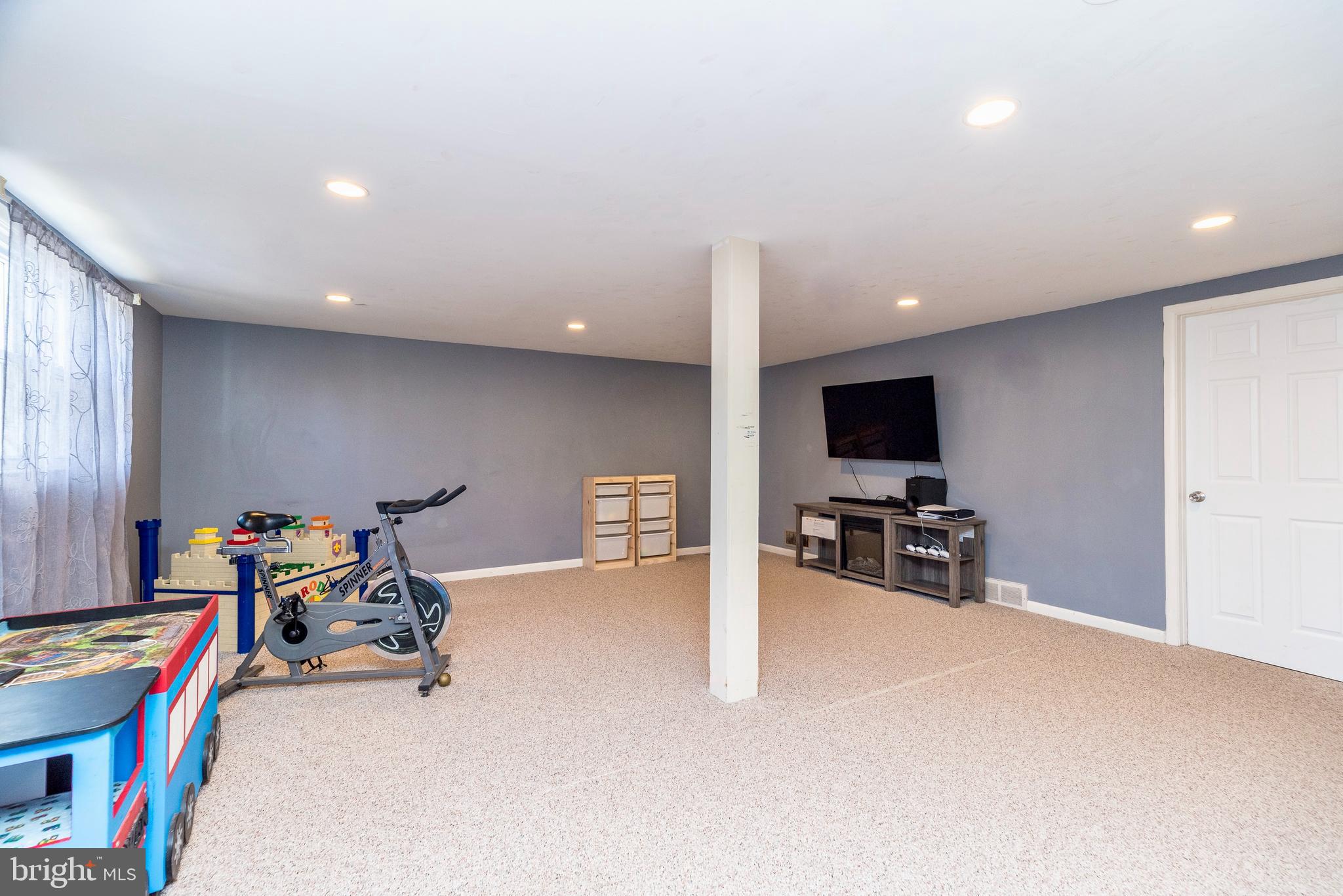 INGLEWOOD GDNS - Residential