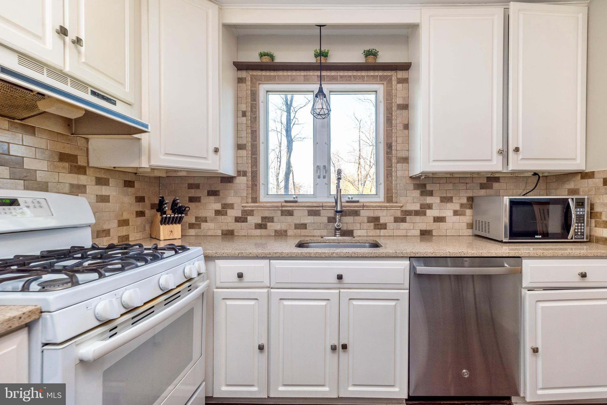 INGLEWOOD GDNS - Residential