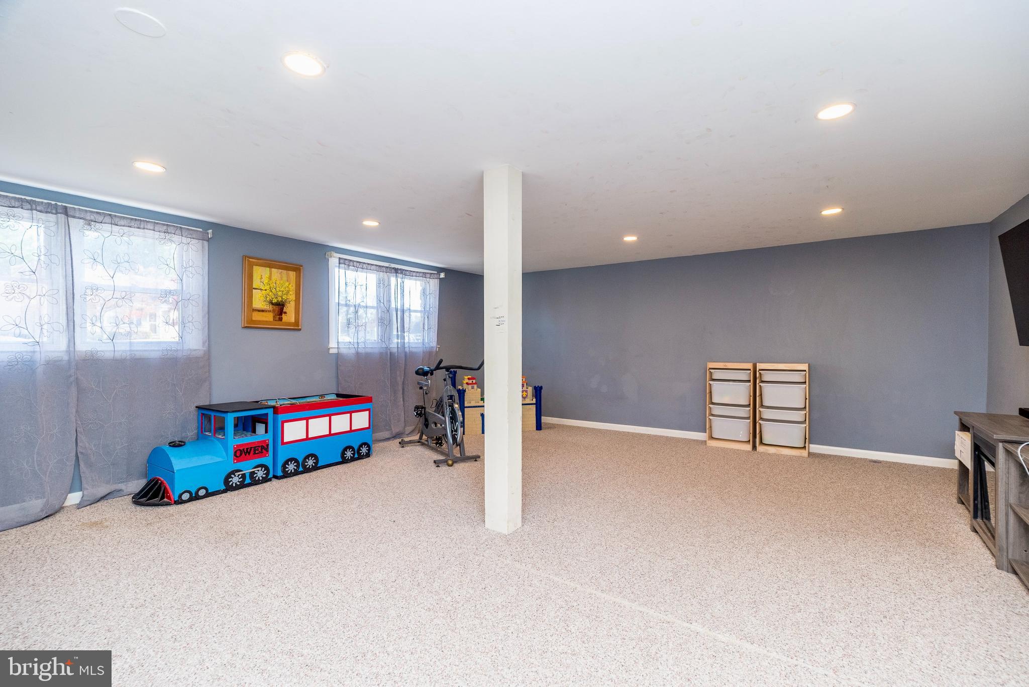 INGLEWOOD GDNS - Residential