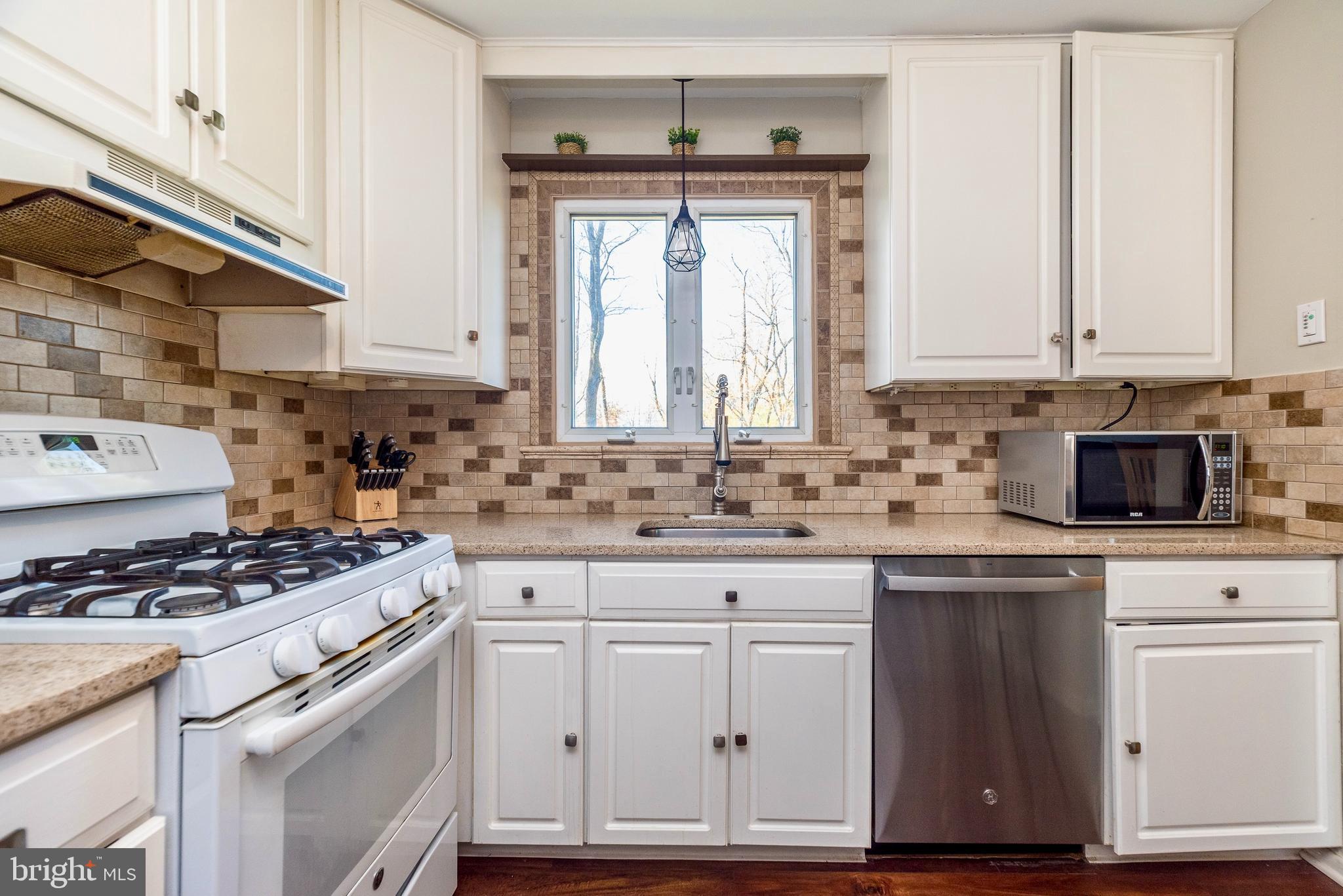 INGLEWOOD GDNS - Residential