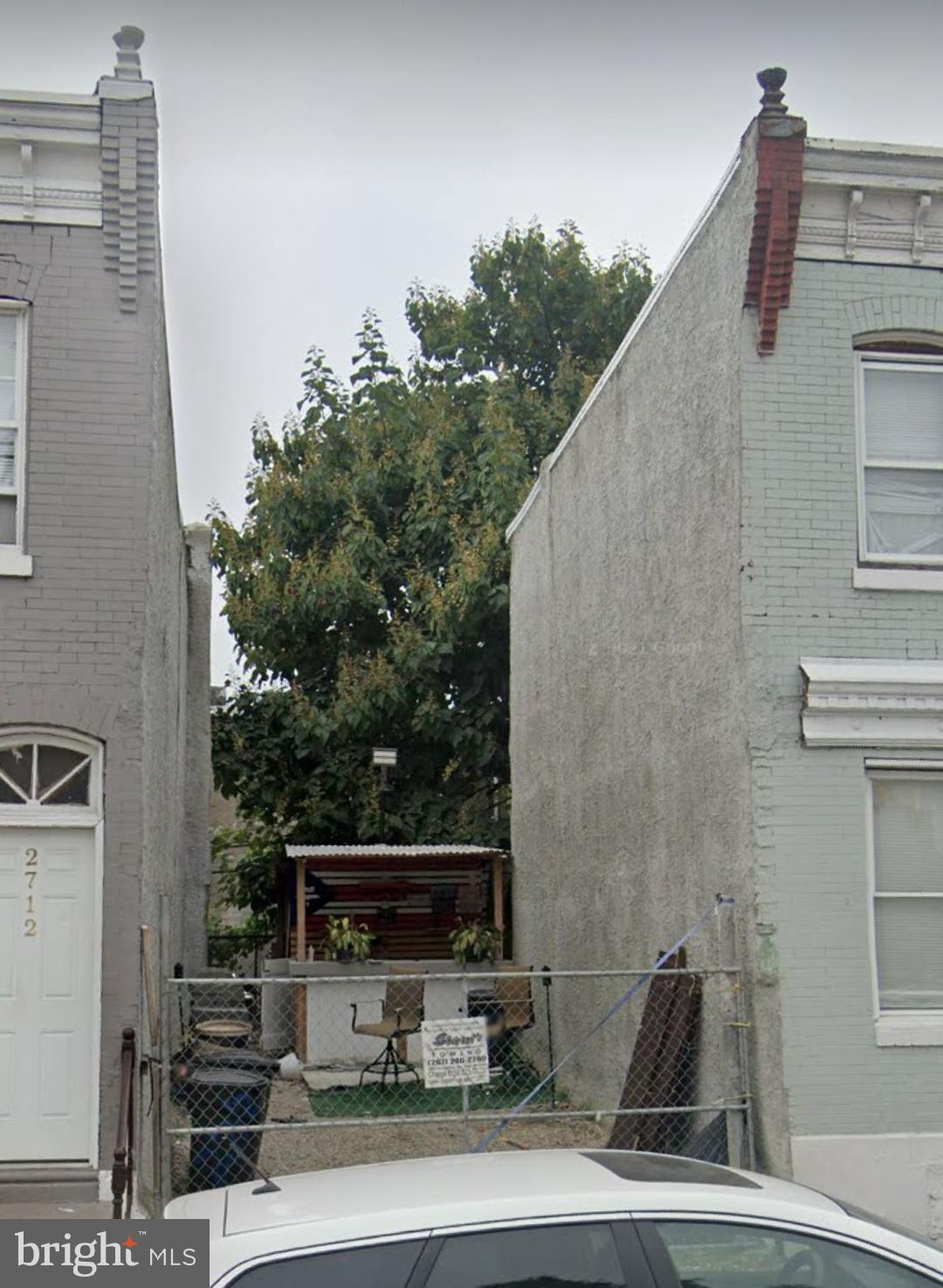 Prime Development Opportunity in Upper North Philadelphia!
Presenting 2714 N Front St, a vacant lot located in the vibrant Upper North Philadelphia neighborhood. This property offers a unique chance to develop in an area rich with potential.
Property Highlights:
Lot Size: Approximately 871 sq. ft.
Zoning: CMX2, suitable for mixed-use development.
Dimensions: 20 feet frontage x 43.55 feet depth.
Seize this opportunity to invest in a promising Philadelphia neighborhood. Whether you're a developer or looking to build a custom property, 2714 N Front St offers the perfect canvas.