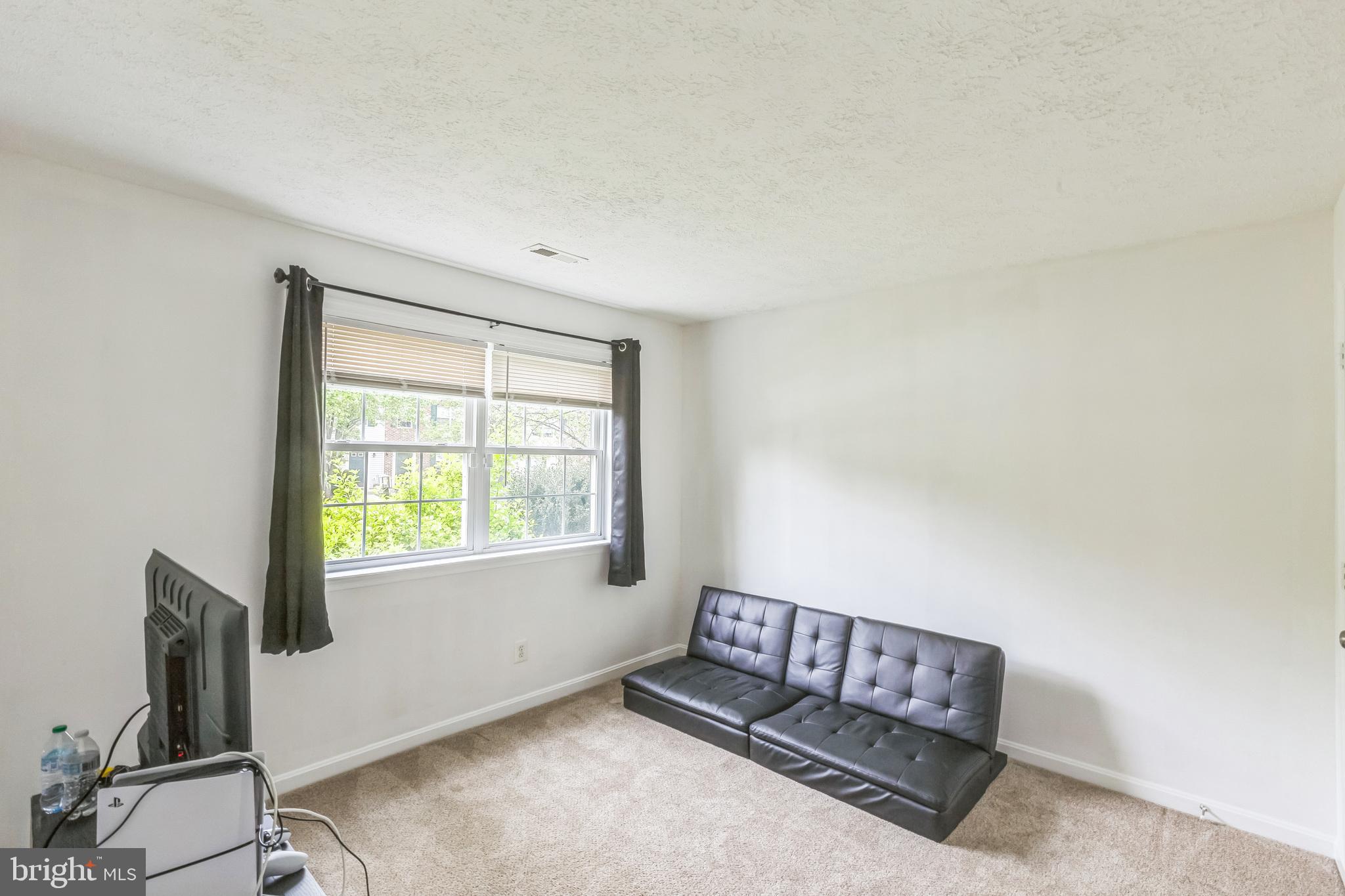 CHARLESTOWN COMMONS - Residential