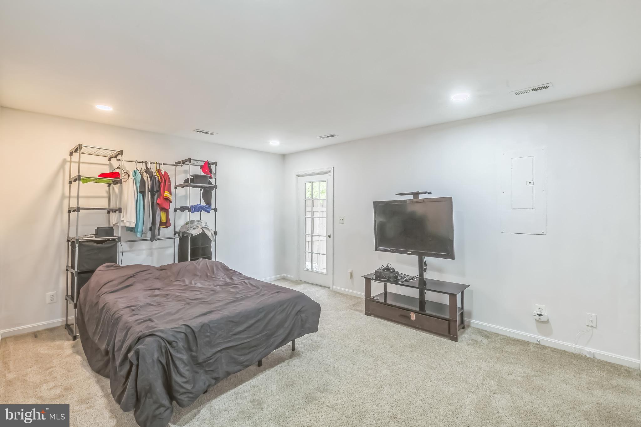 CHARLESTOWN COMMONS - Residential