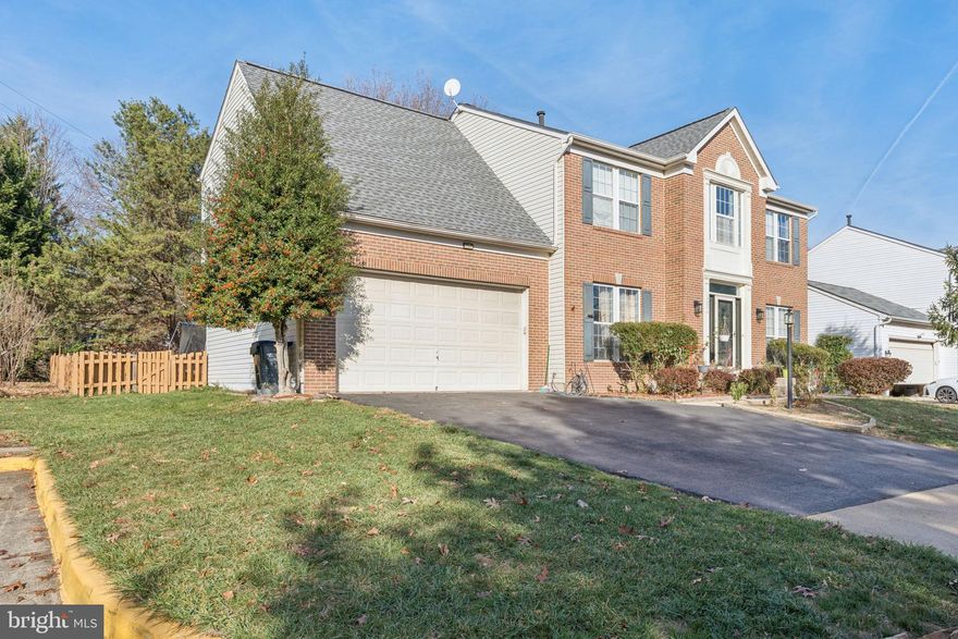 Welcome to this beautifully renovated END UNIT single-family home in the heart of Woodbridge, ideally located near multiple military bases and major commuter routes. This move-in-ready property features a newer roof, HVAC system, and water heater—all only a few years old—offering peace of mind for years to come.
Inside, you’ll find a bright and inviting layout filled with natural light. The entire interior has been tastefully updated, showcasing modern finishes throughout. The fully renovated bathrooms provide a fresh, contemporary feel, and the upgraded living spaces make the home perfect for both everyday comfort and entertaining.
With its prime location, updated systems, and stylish interior, this home is a standout opportunity in Woodbridge. Don’t miss it!