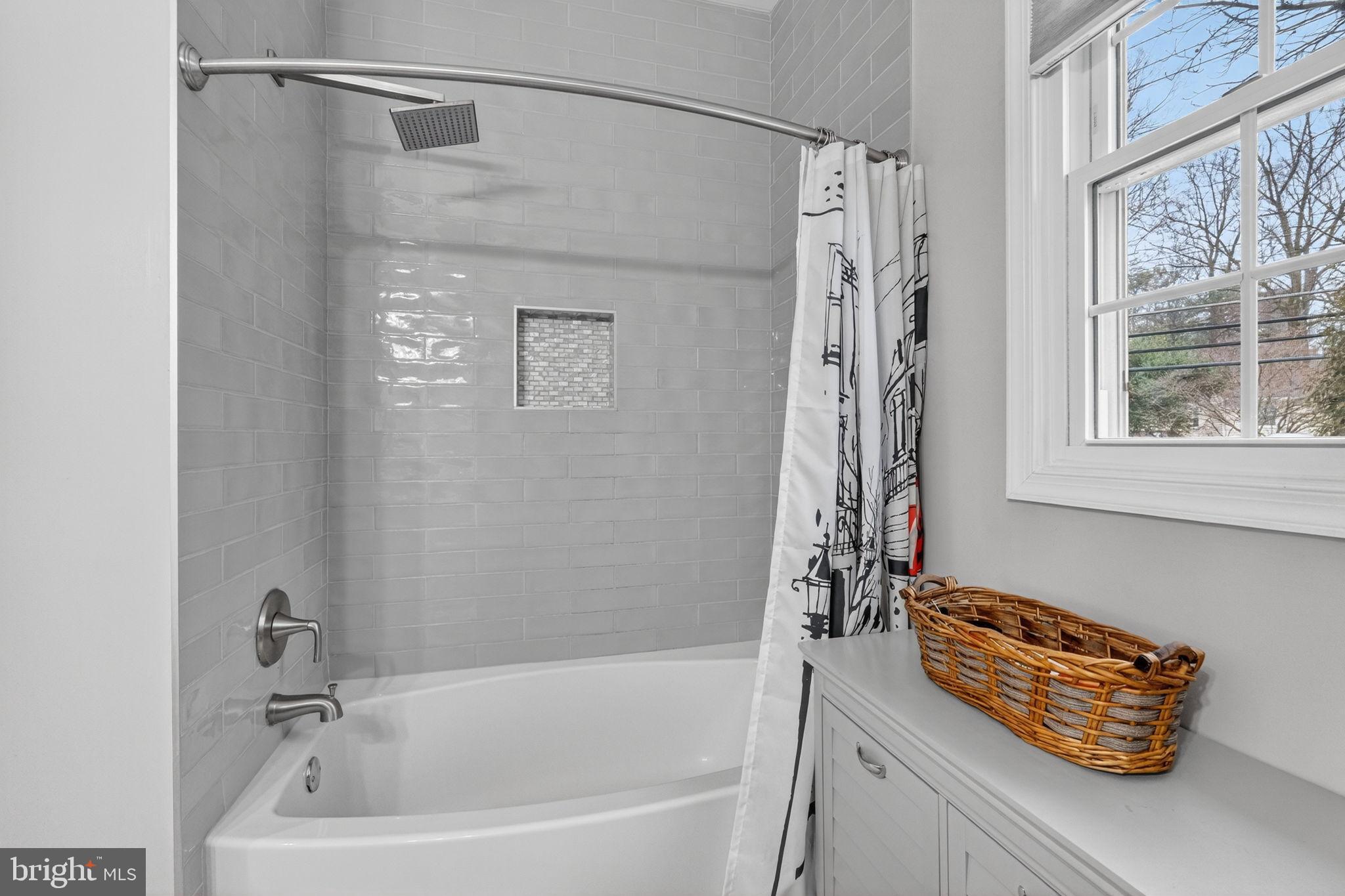 VANDERVATE ESTATES - Residential