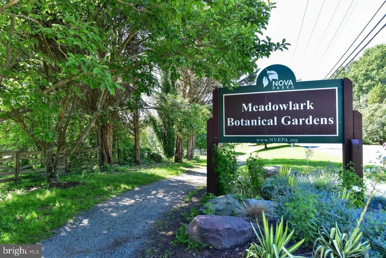 VANDERVATE ESTATES - Residential