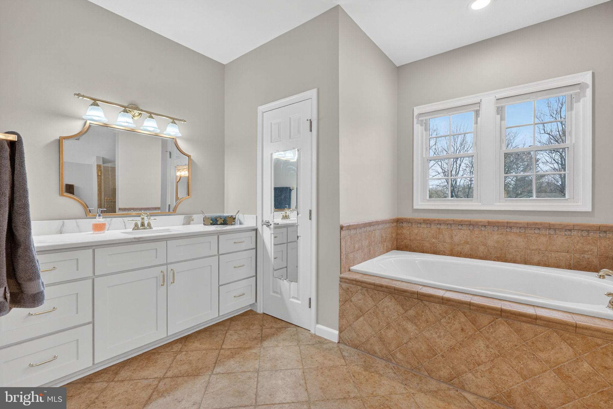 VANDERVATE ESTATES - Residential