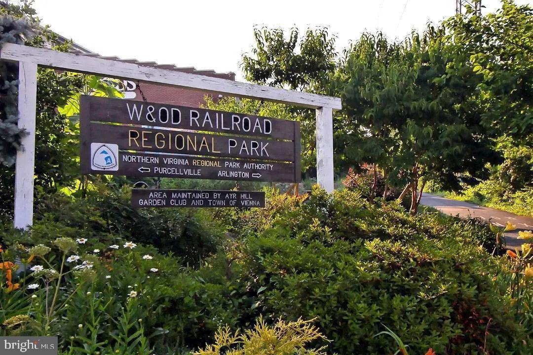 VANDERVATE ESTATES - Residential