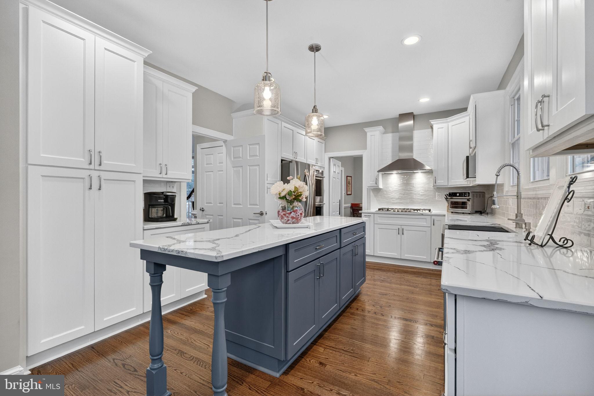 VANDERVATE ESTATES - Residential