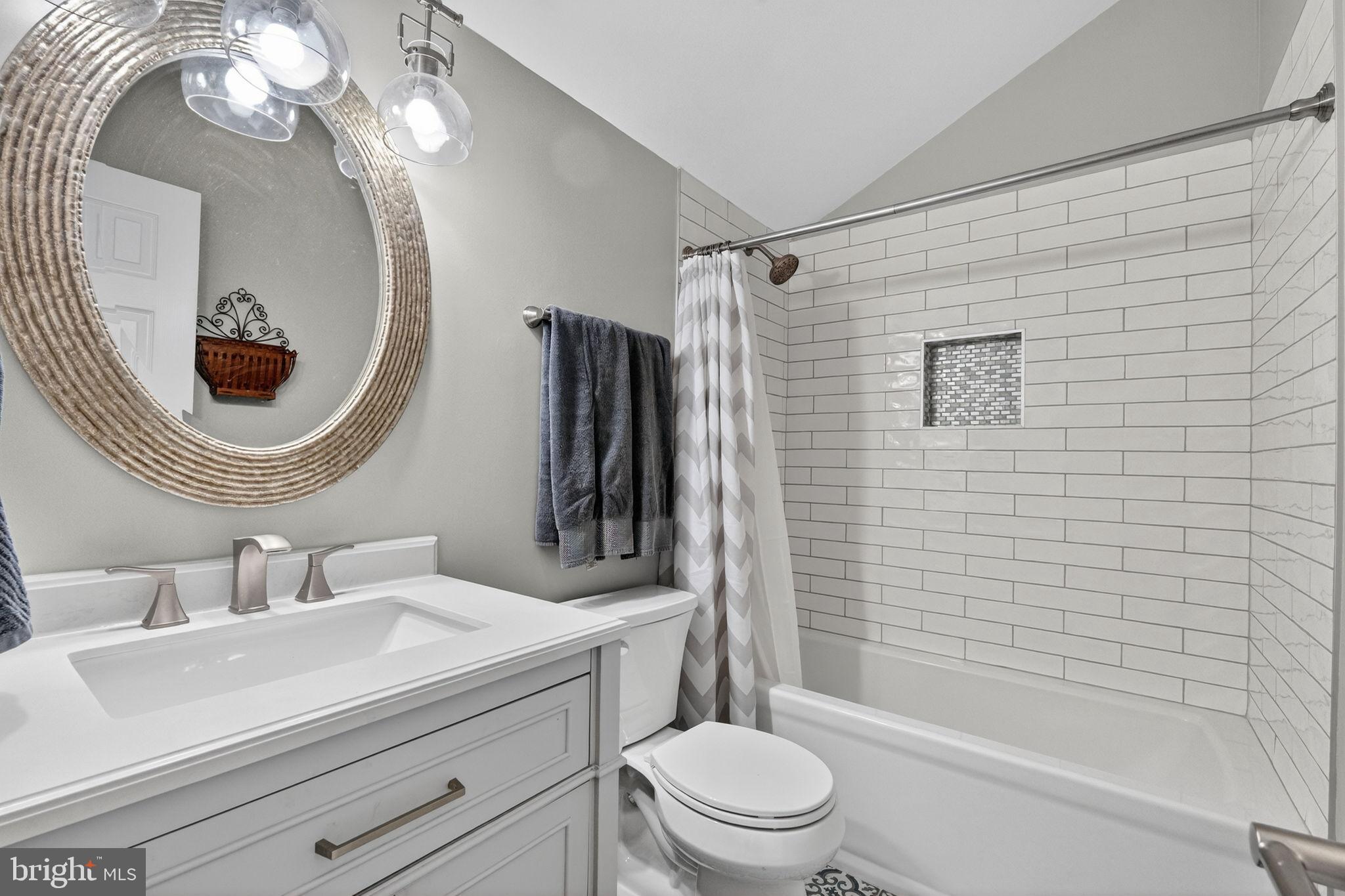 VANDERVATE ESTATES - Residential