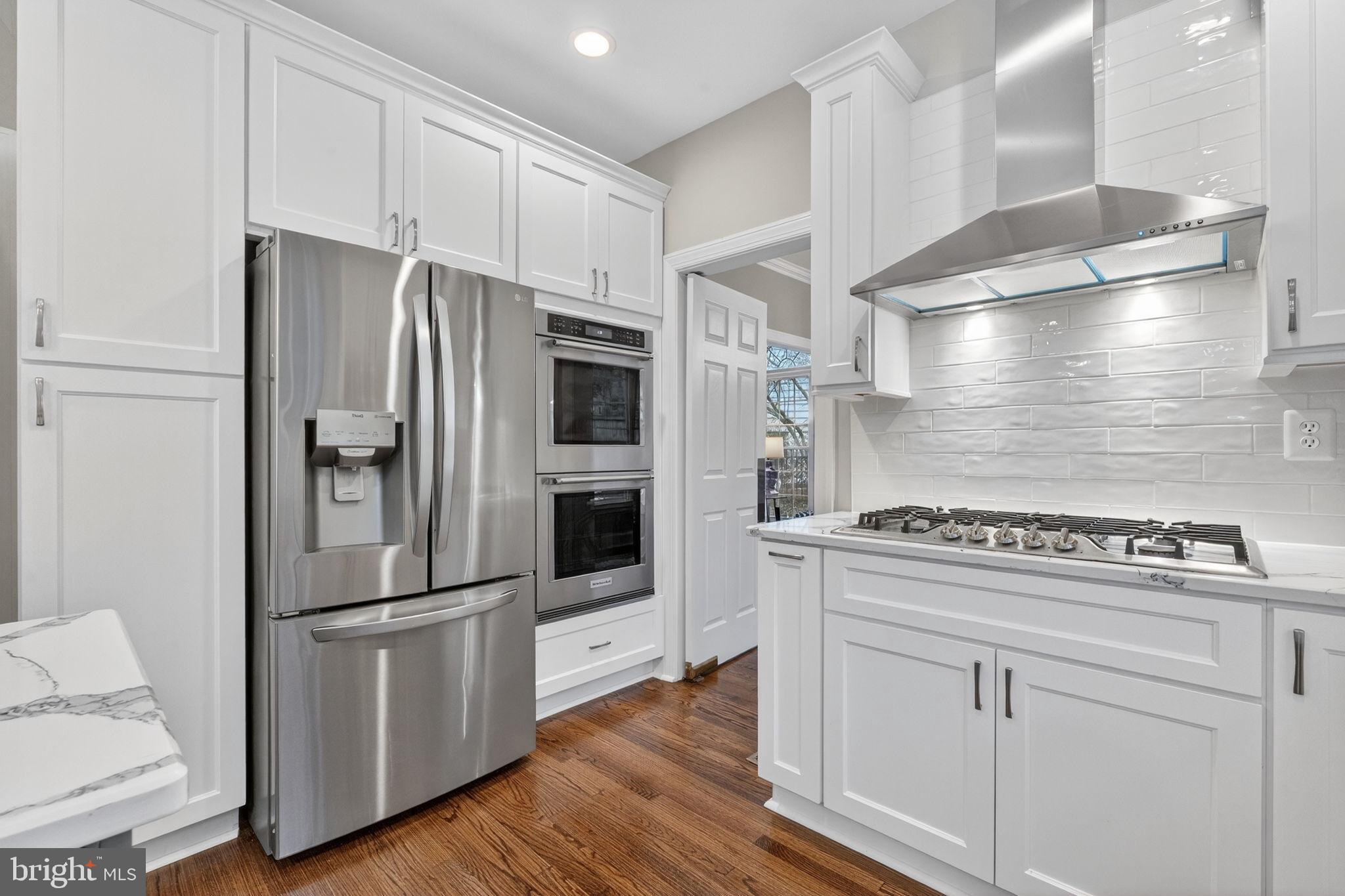 VANDERVATE ESTATES - Residential