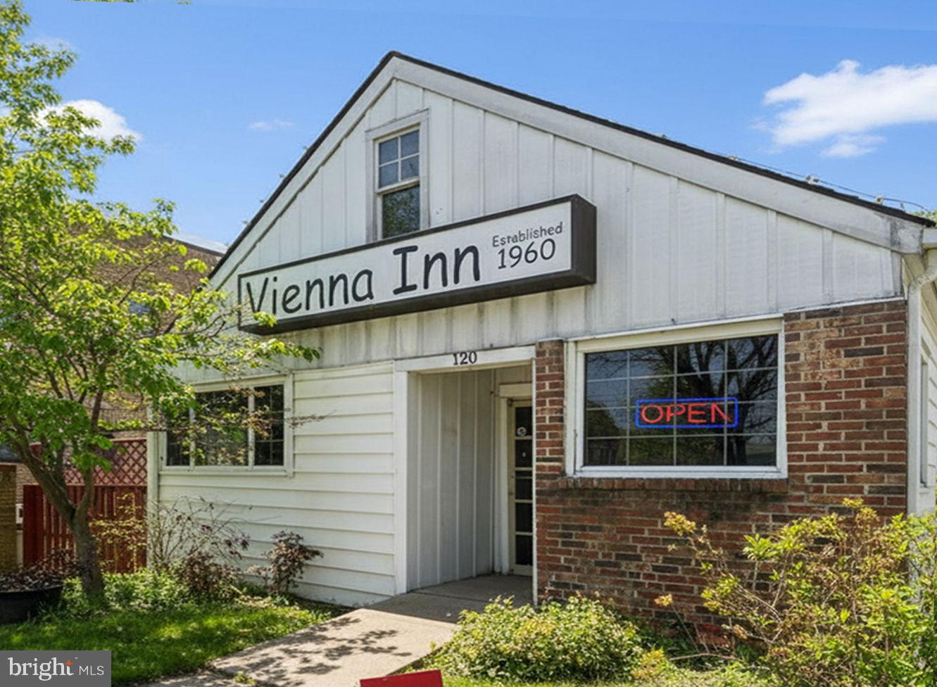 VANDERVATE ESTATES - Residential