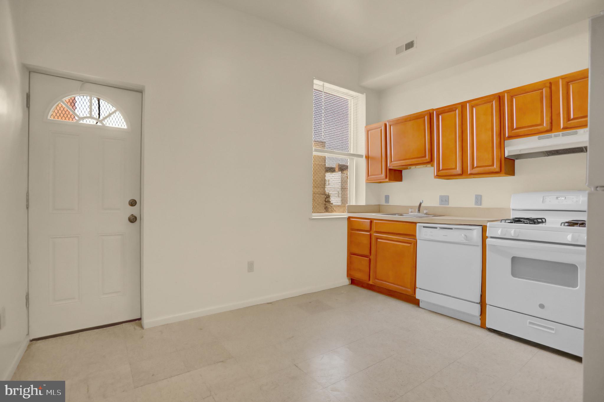 AUCHENTOROLY TERRACE HISTORIC DISTRICT - Residential Lease