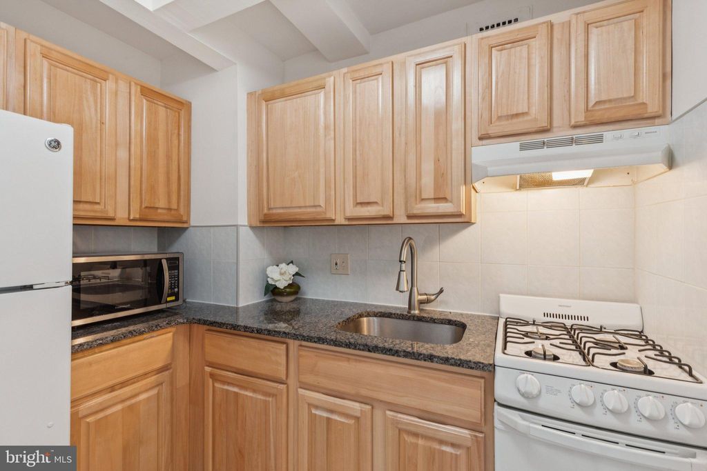 Photo of 1806 Rittenhouse Sq #1605, PHILADELPHIA, PA 19103 (MLS # PAPH2535522)