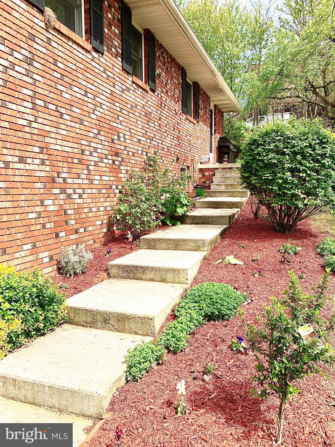 KNOBLEY ESTATES - Residential