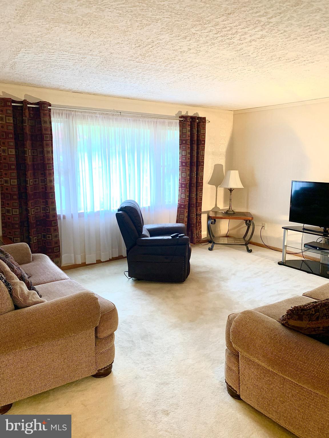 KNOBLEY ESTATES - Residential