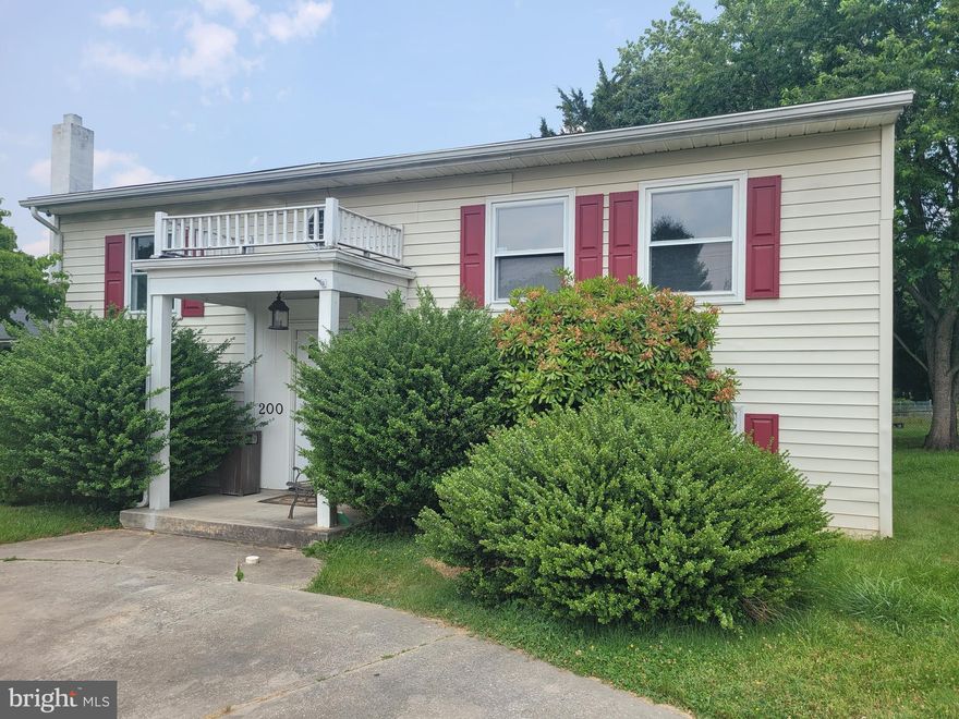 Affordable 3 Bedroom/2 Full Bath move in ready home just across MD Line. Home features a circular driveway, 2 car garage, private deck, fresh paint, new carpet, corner fireplace, and an open floor plan. Schedule your showing soon, don't miss out!