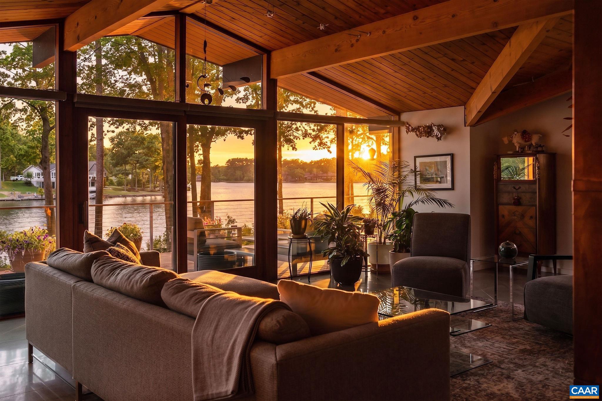 LAKE MONTICELLO - Residential