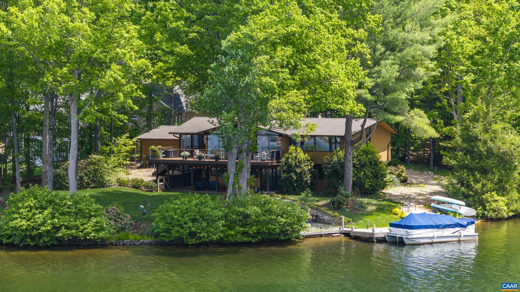 LAKE MONTICELLO - Residential
