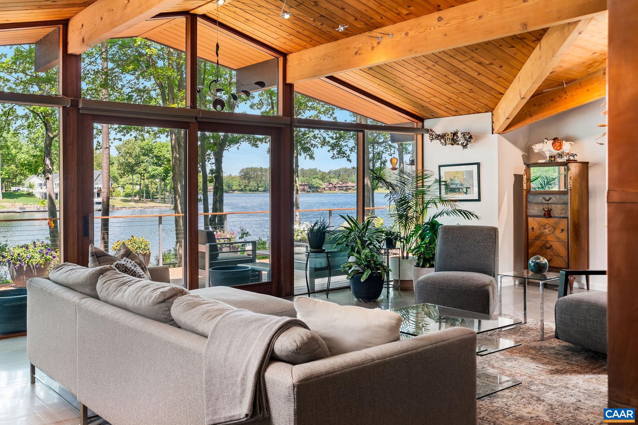 LAKE MONTICELLO - Residential