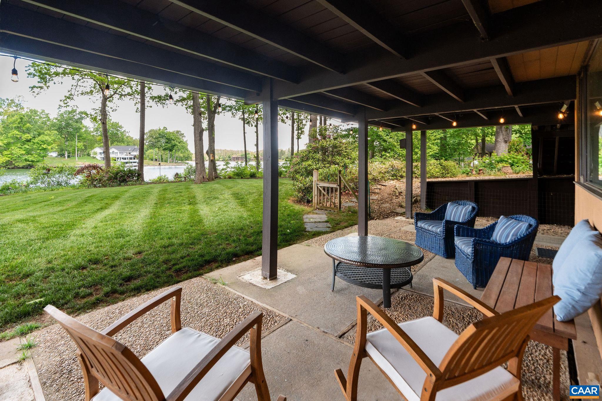 LAKE MONTICELLO - Residential
