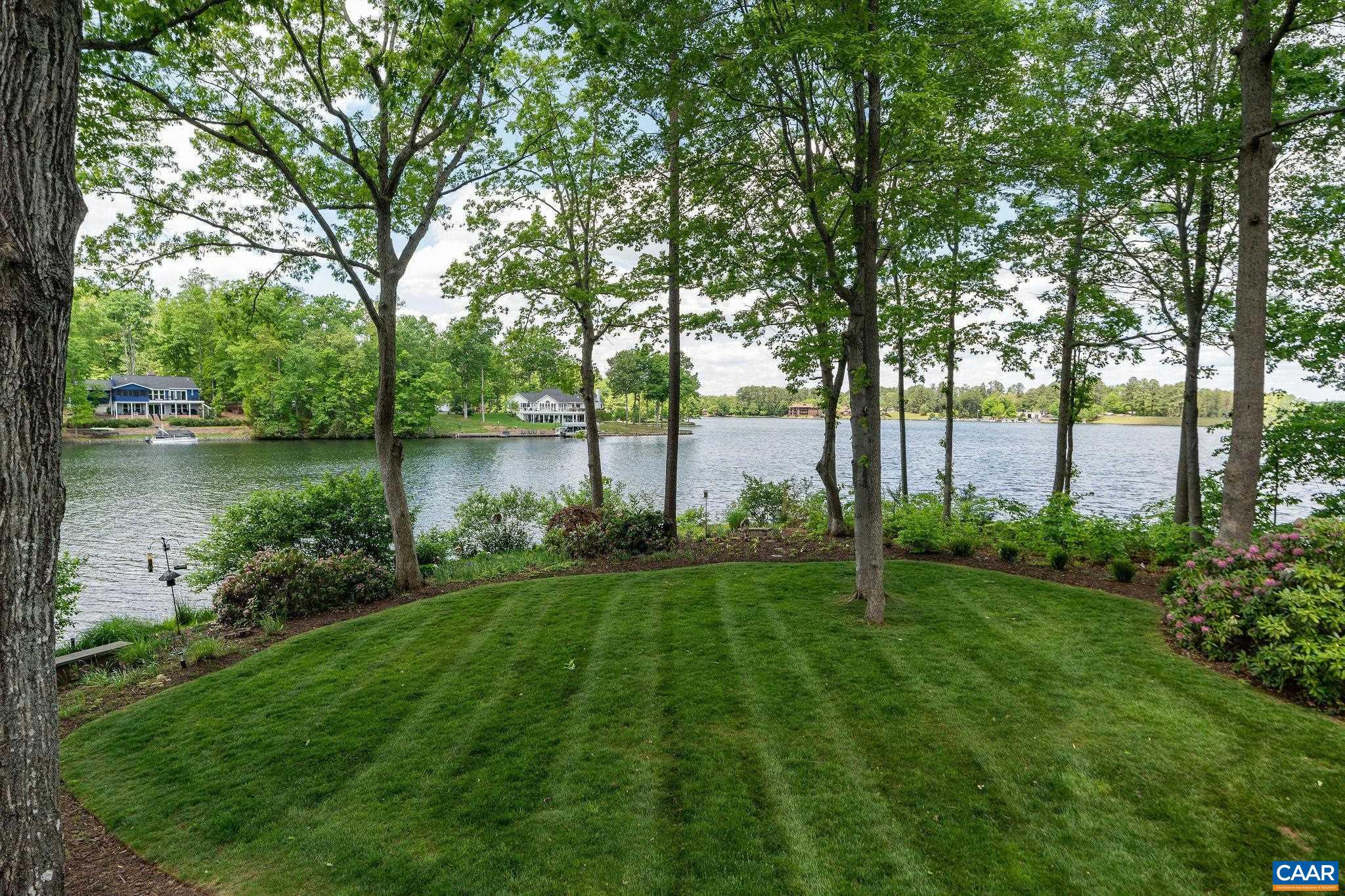 LAKE MONTICELLO - Residential