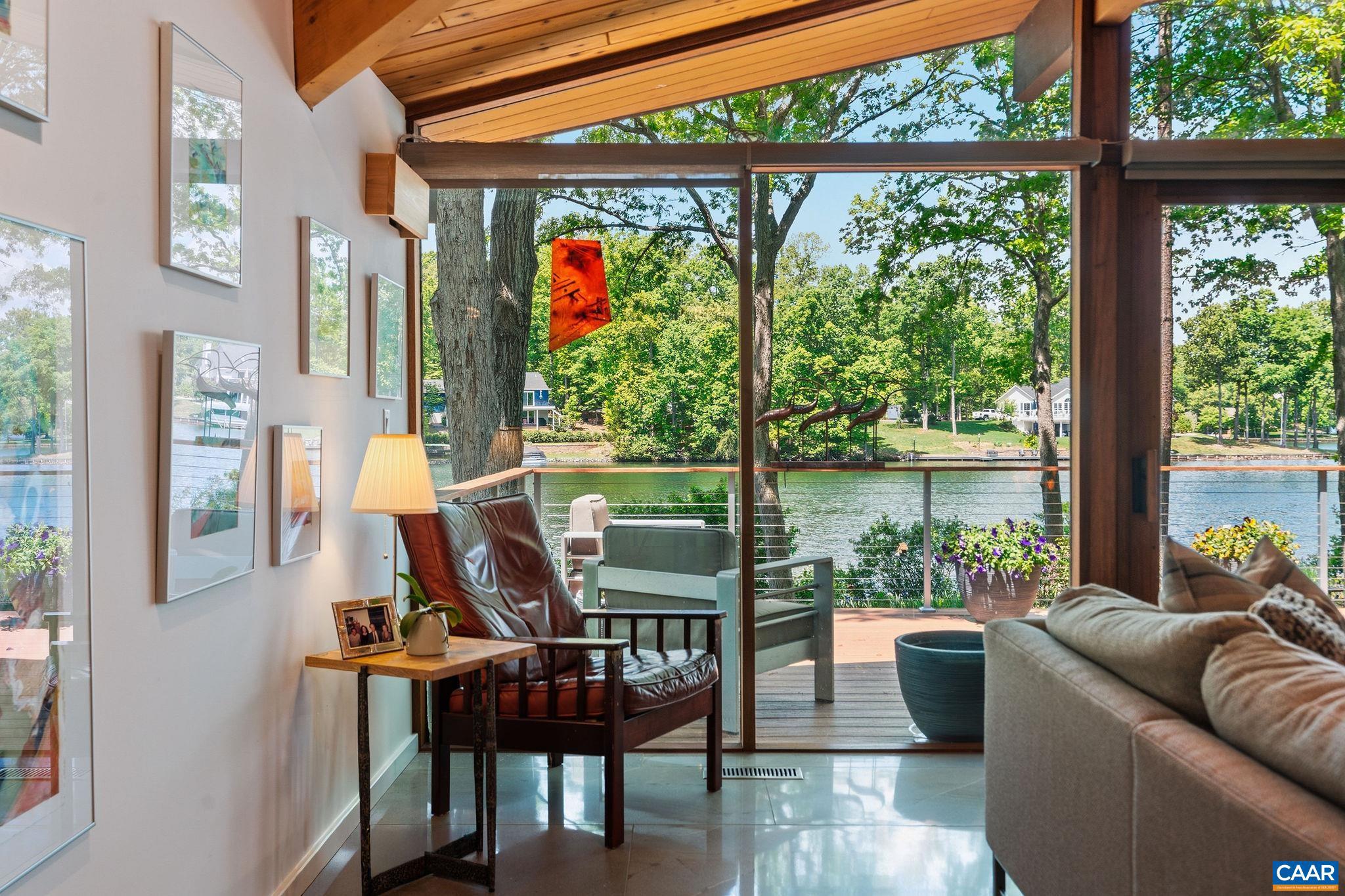 LAKE MONTICELLO - Residential