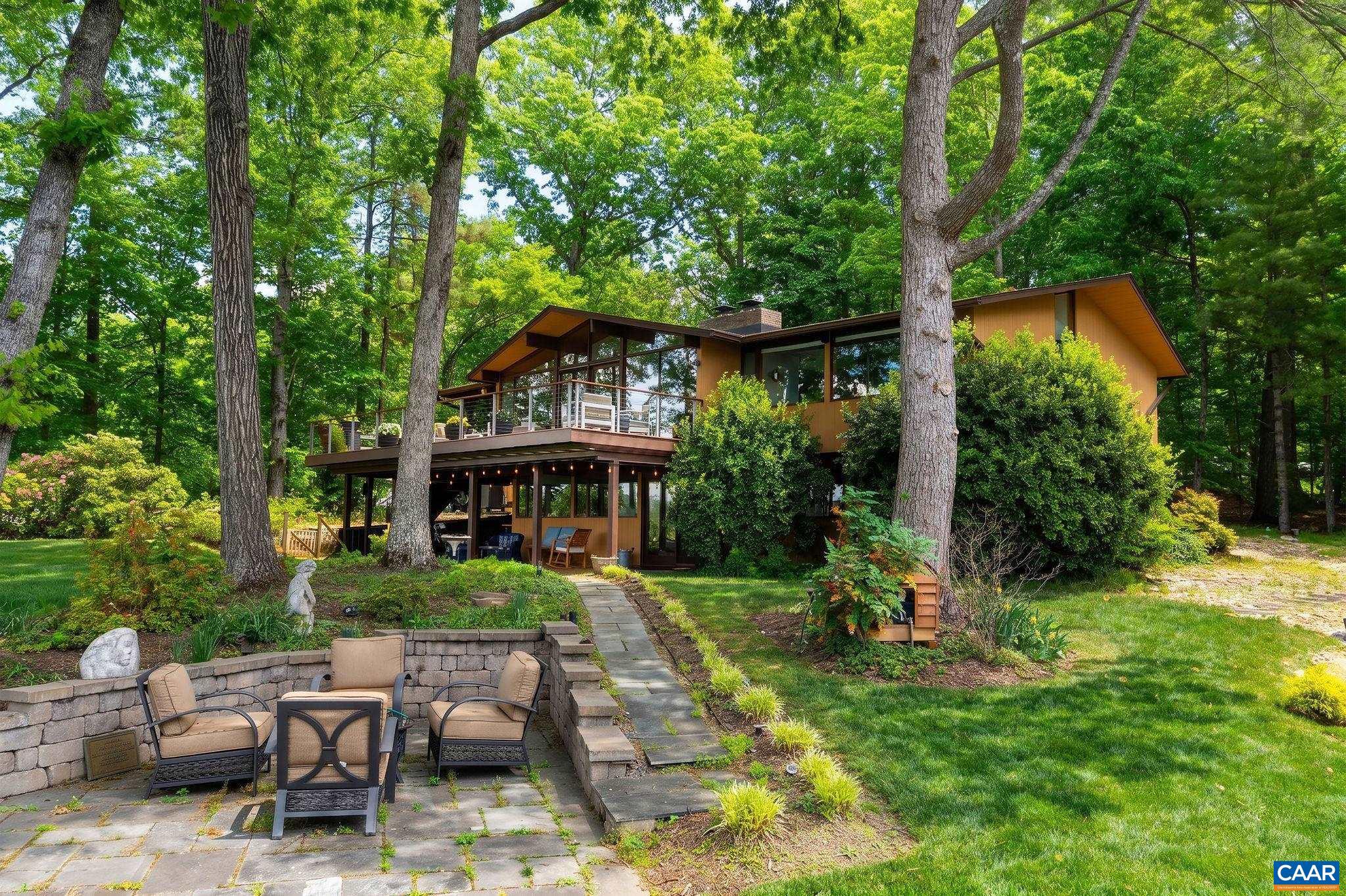 LAKE MONTICELLO - Residential