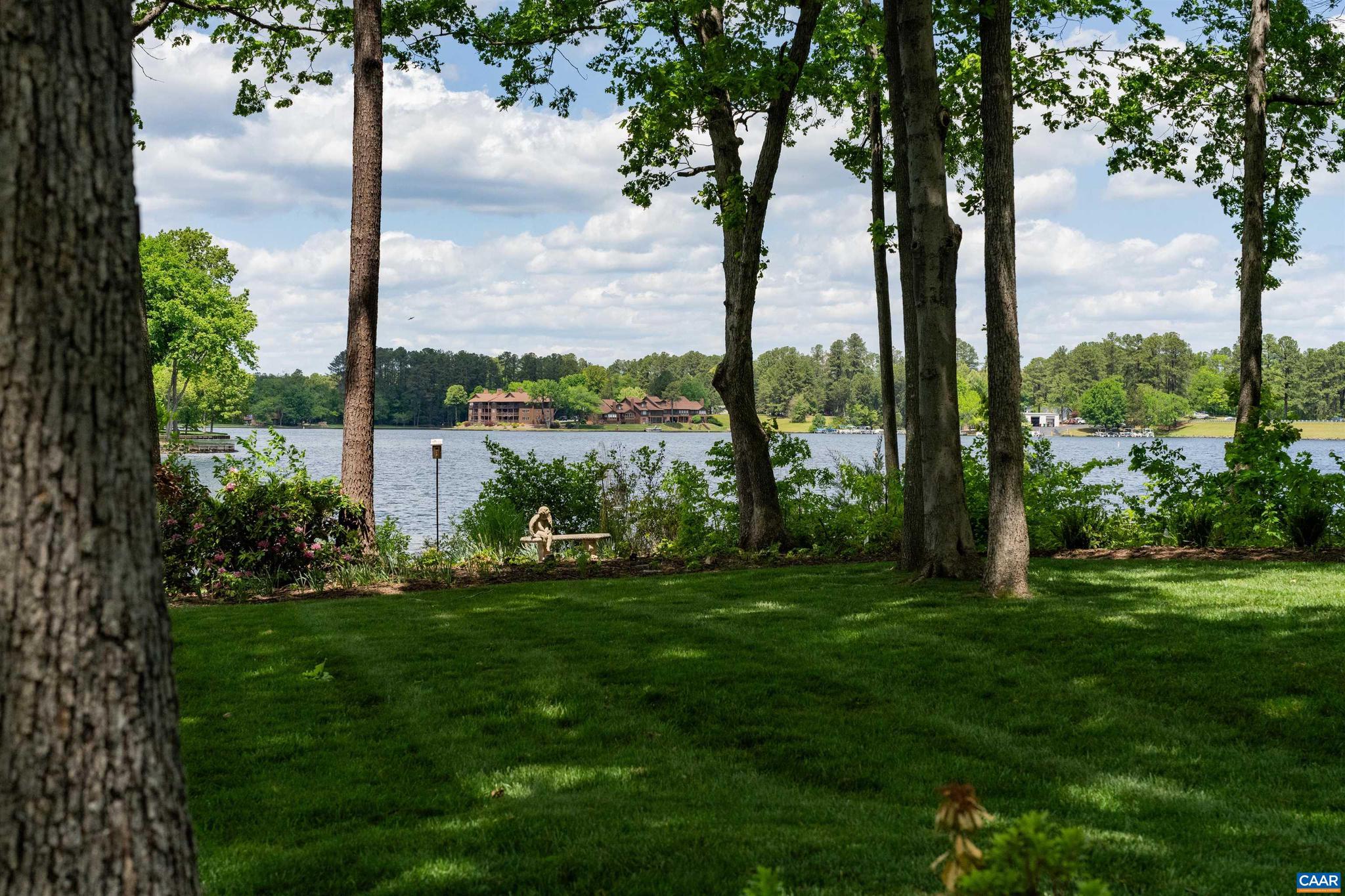 LAKE MONTICELLO - Residential