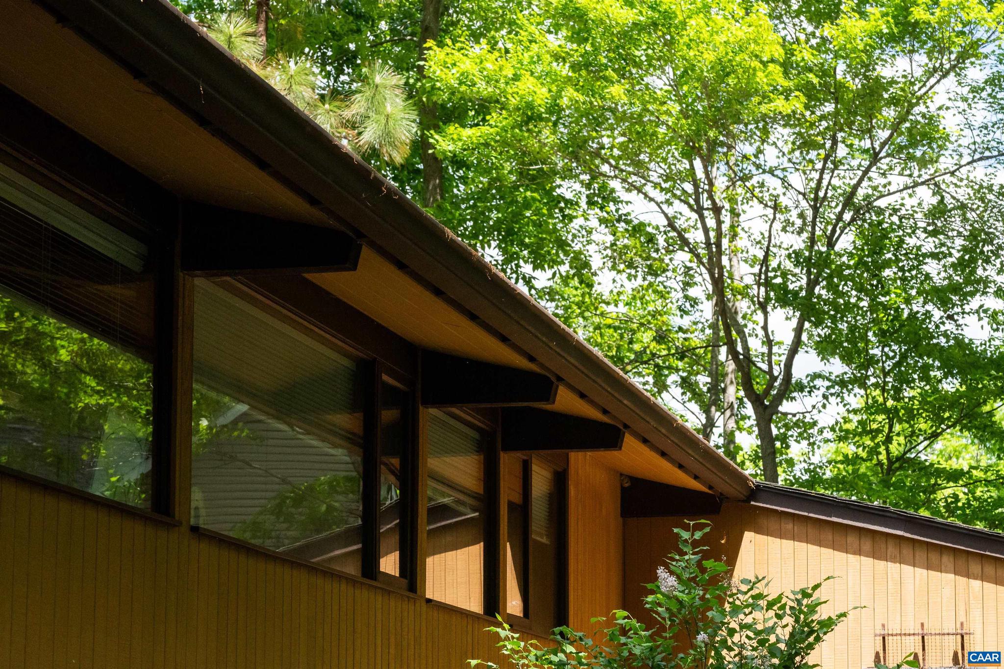 LAKE MONTICELLO - Residential