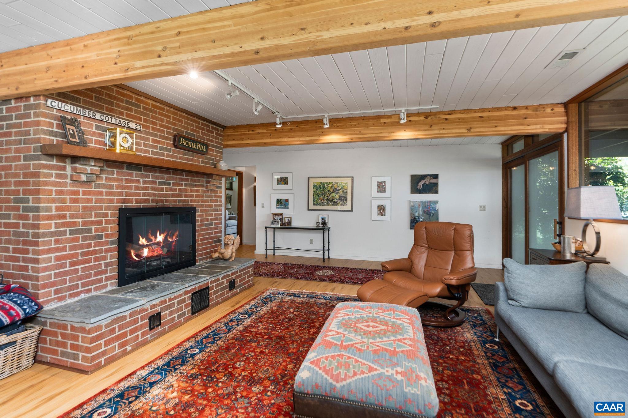 LAKE MONTICELLO - Residential