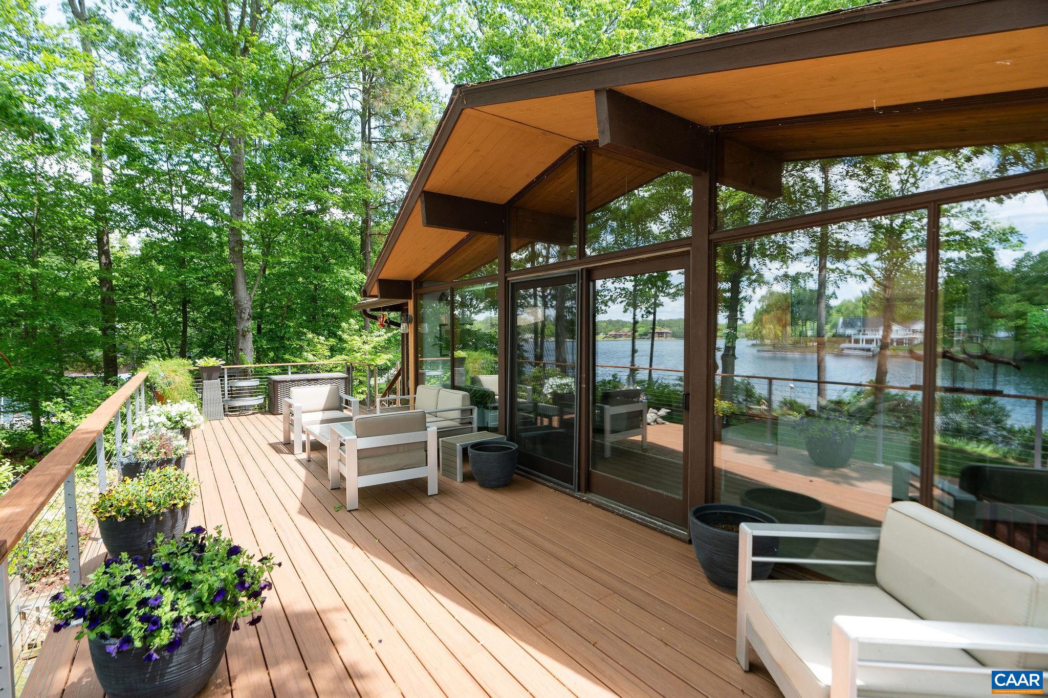 LAKE MONTICELLO - Residential