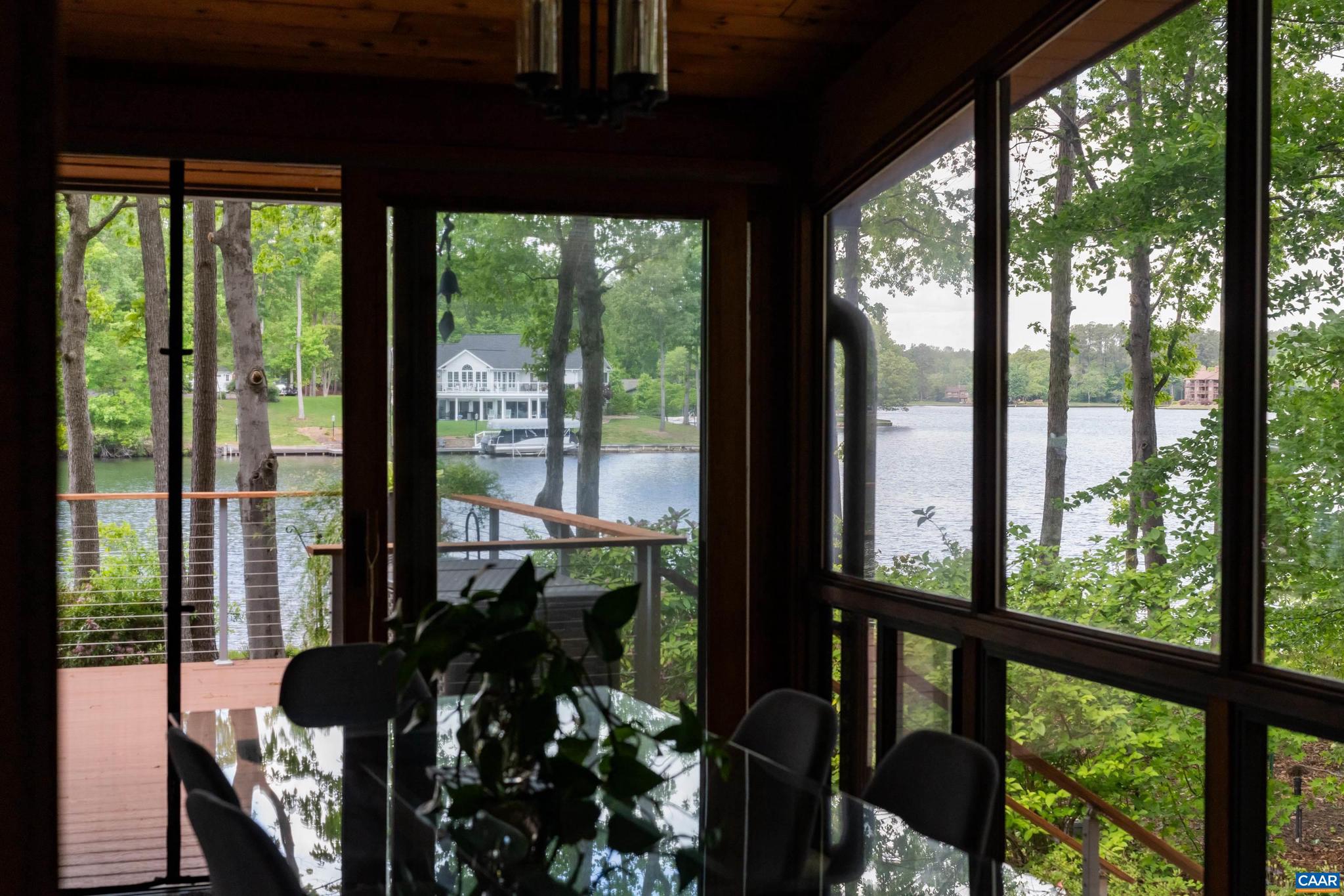 LAKE MONTICELLO - Residential
